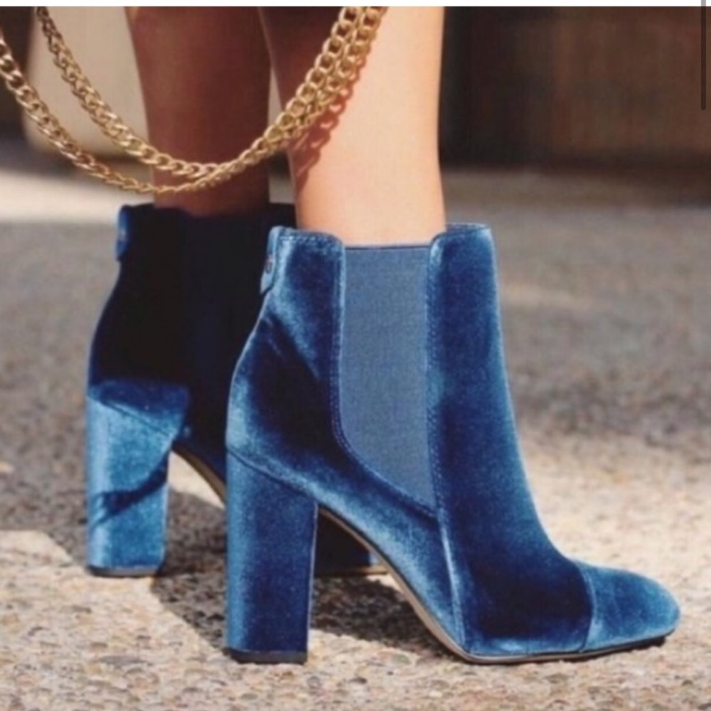Sam Edelman Velvet Booties in Size 9